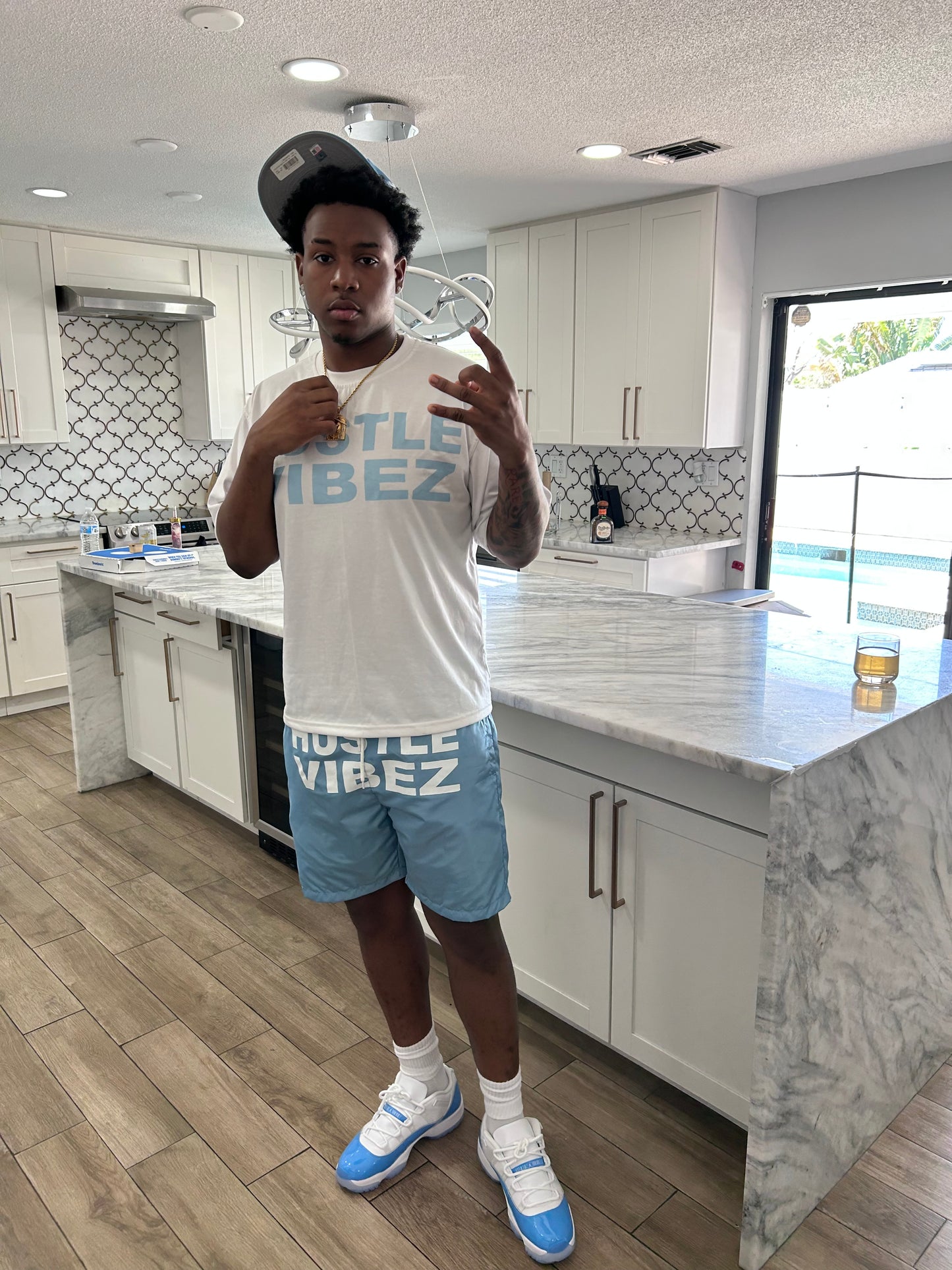 Hustle Vibez Signature Set – Teal Blue/White