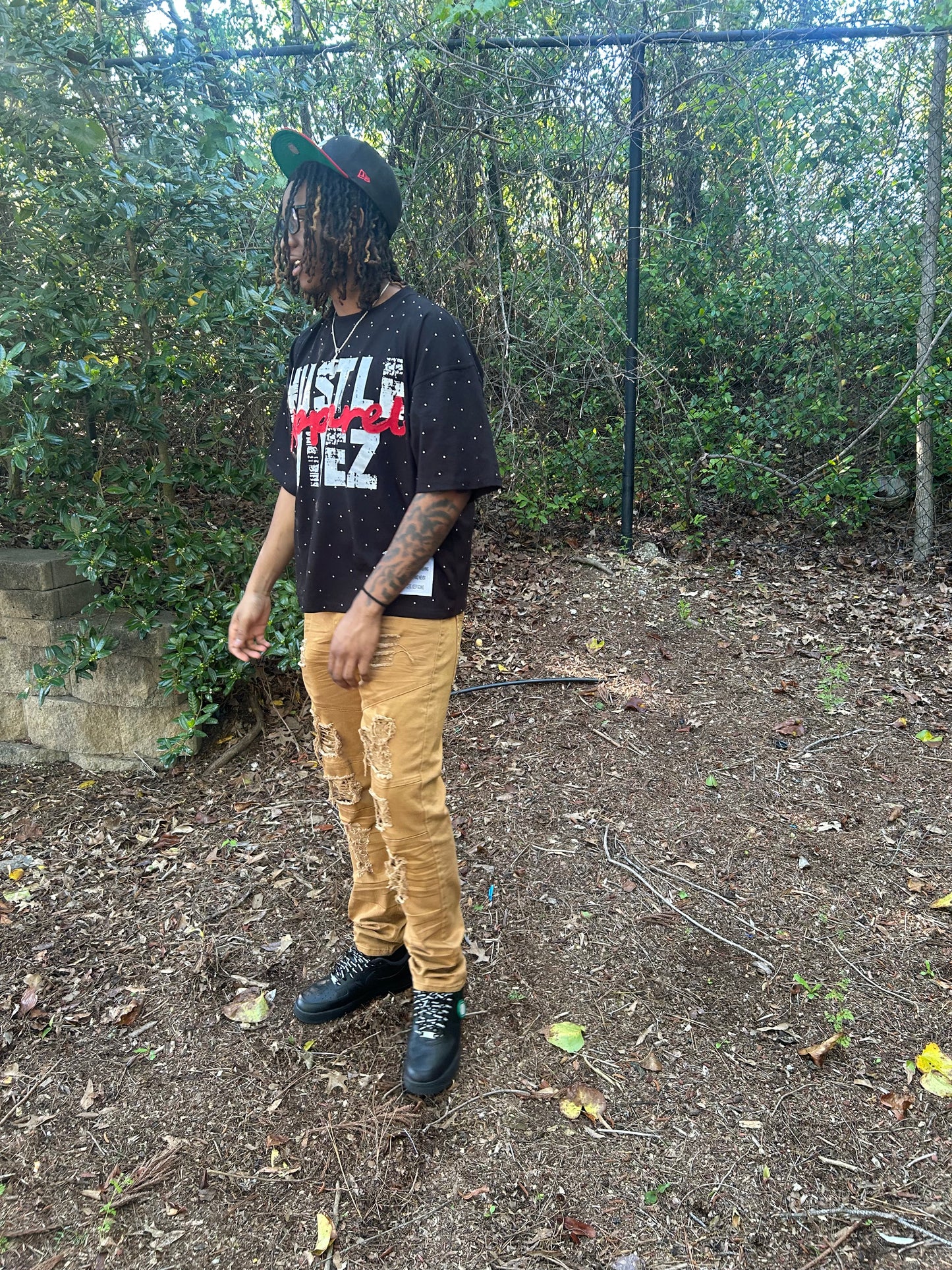 “ HUSTLE VIBEZ “ Oversized Rhinestone Tees! ( Black red and white)