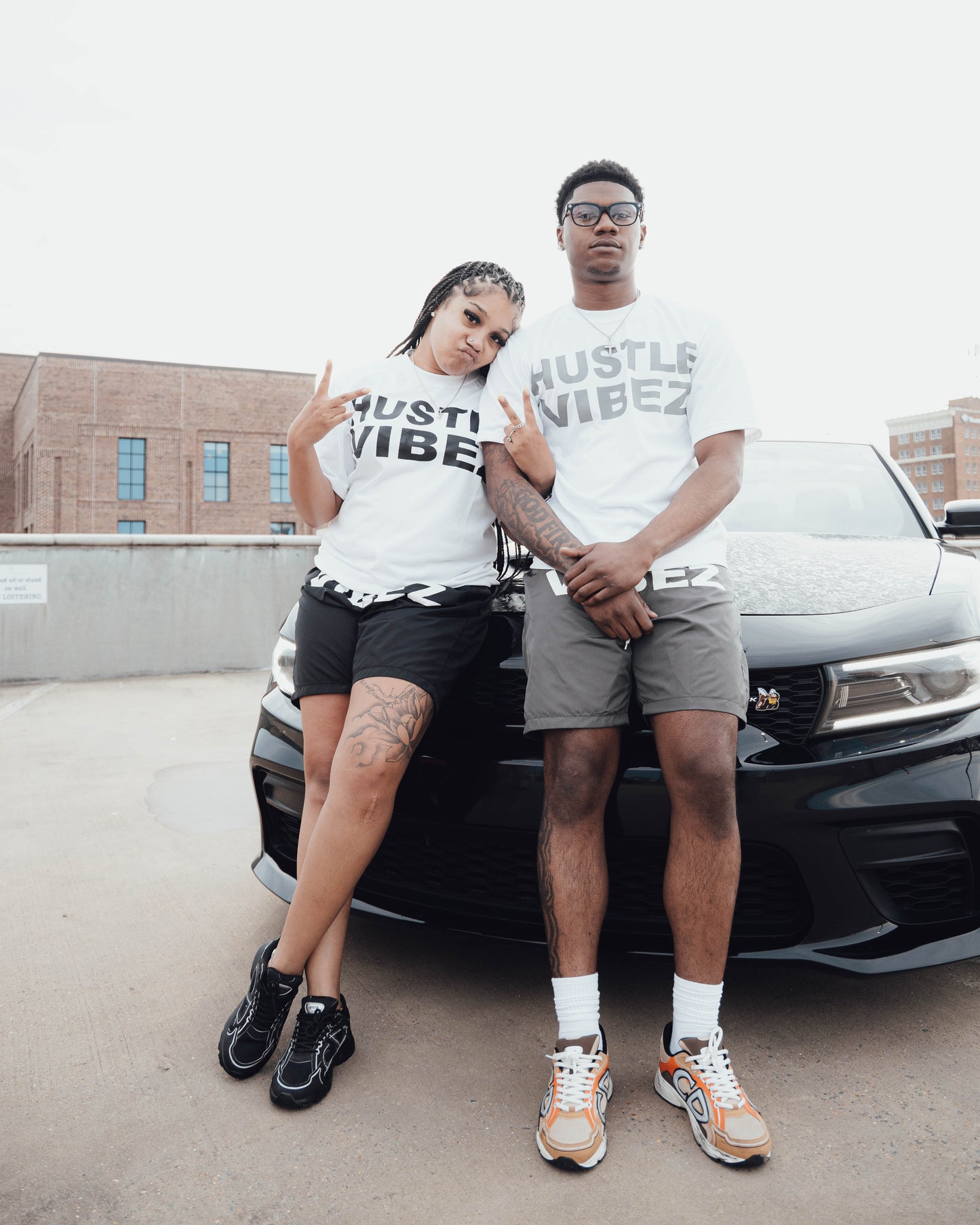 Hustle Vibez Signature Set – Black/White